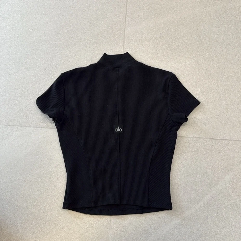 Alo Yoga Wellness Rib Mock Neck Polished Short Sleeve! NWT!